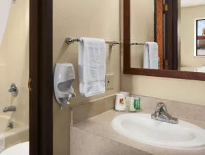 Super 8 by Wyndham Columbus hotel detail image 4