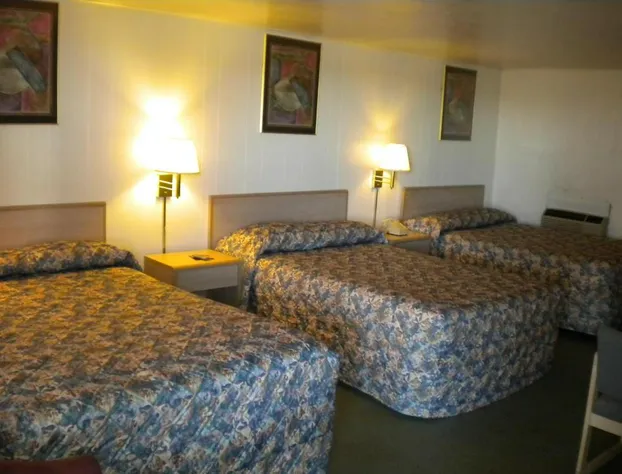 Super 7 Inn hotel detail image 4