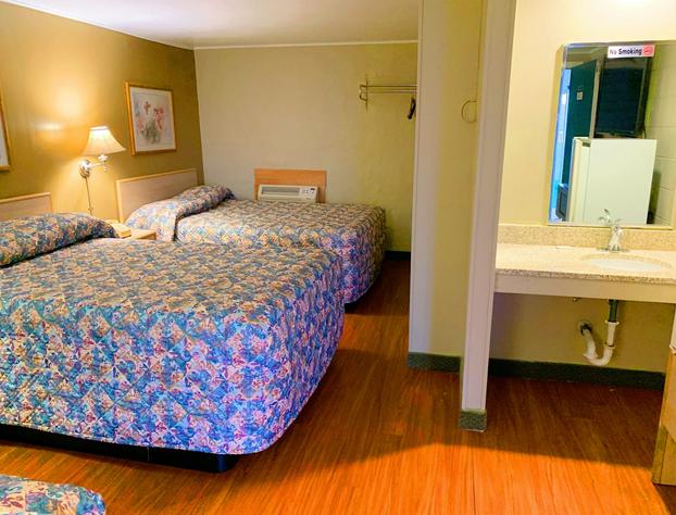 Super 7 Inn hotel detail image 2