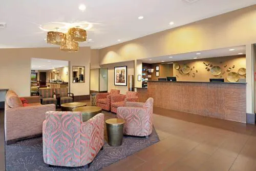 La Quinta Inn & Suites by Wyndham LV Tropicana Stadium hotel detail image 1