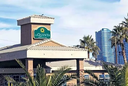 La Quinta Inn & Suites by Wyndham LV Tropicana Stadium hotel detail image 3