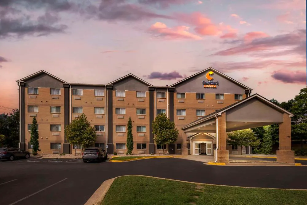 Comfort Suites Keeneland hotel hero