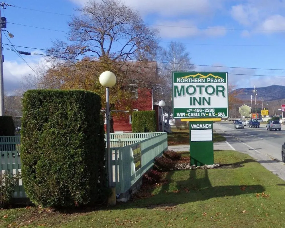 Northern Peaks Motor Inn hotel hero