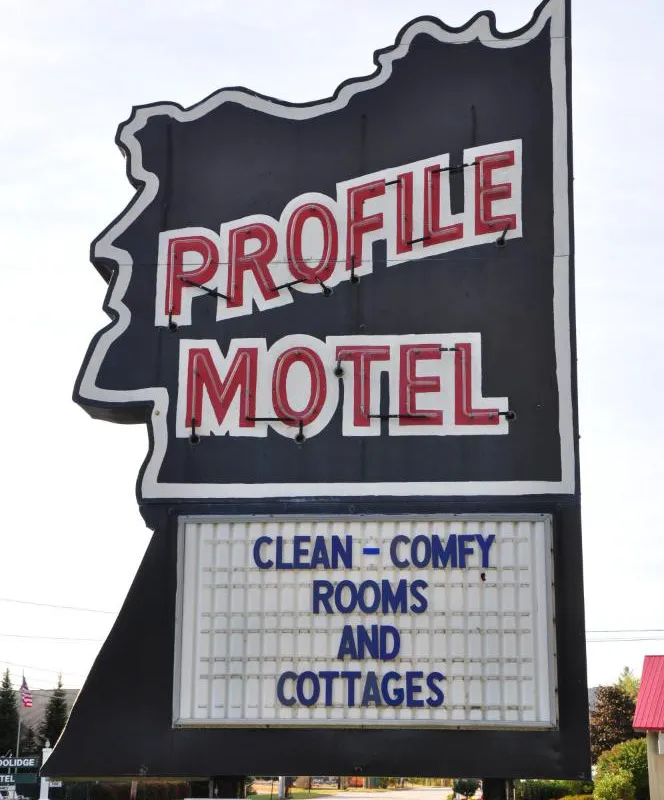 Profile Motel & Cottages hotel hero