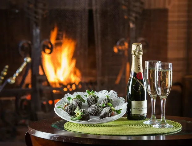 Stonehurst Manor Breakfast & Dinner Included hotel detail image 4