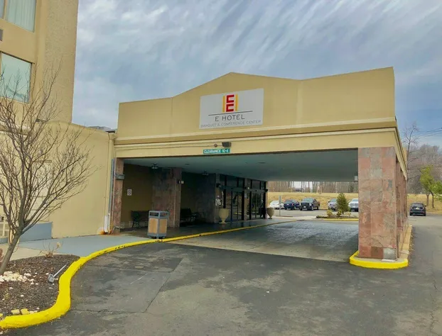 E Hotel Banquet & Conference Center hotel detail image 2