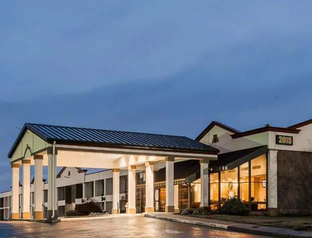 Red Roof Inn & Suites Mt Holly - McGuire AFB hotel detail image 1