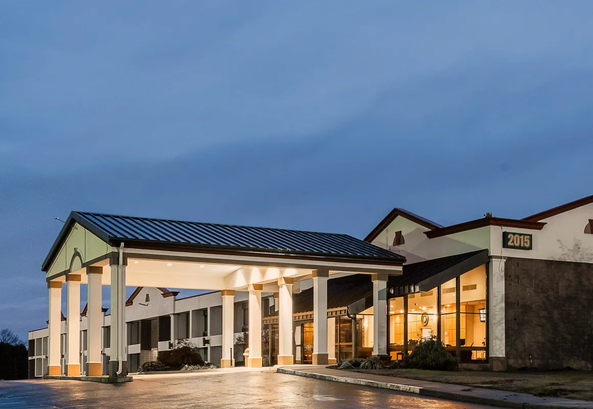 Red Roof Inn & Suites Mt Holly - McGuire AFB hotel hero