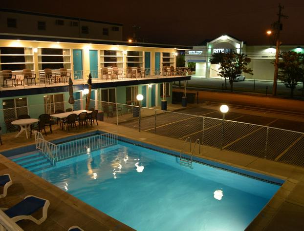 Royal Court Motel hotel detail image 3