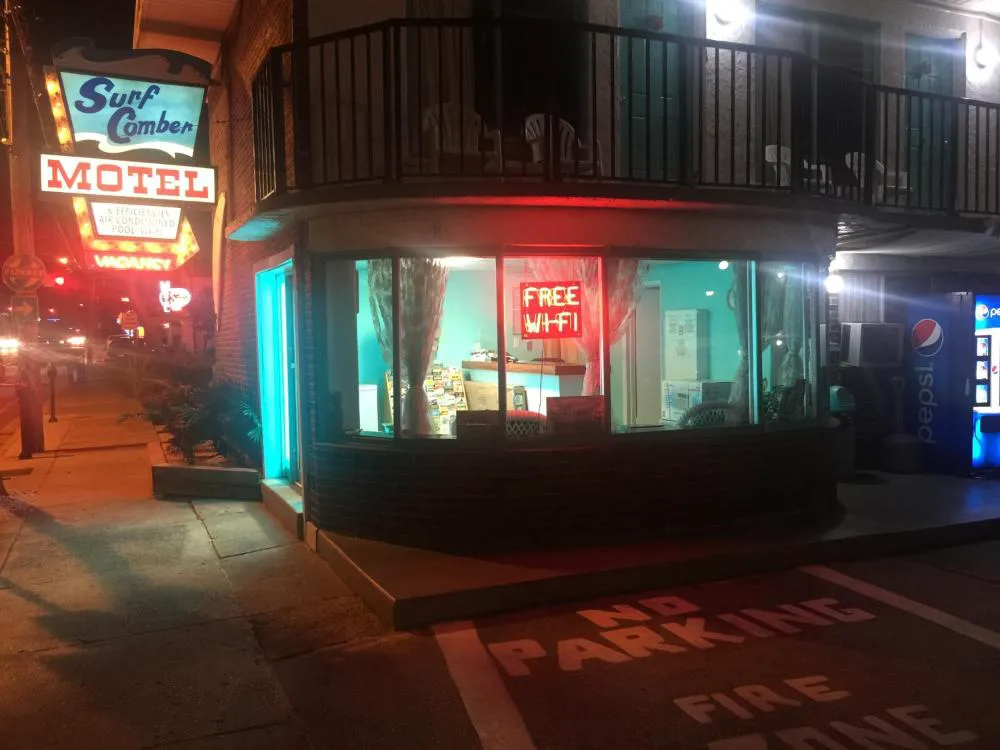 Surf Comber Motel hotel hero