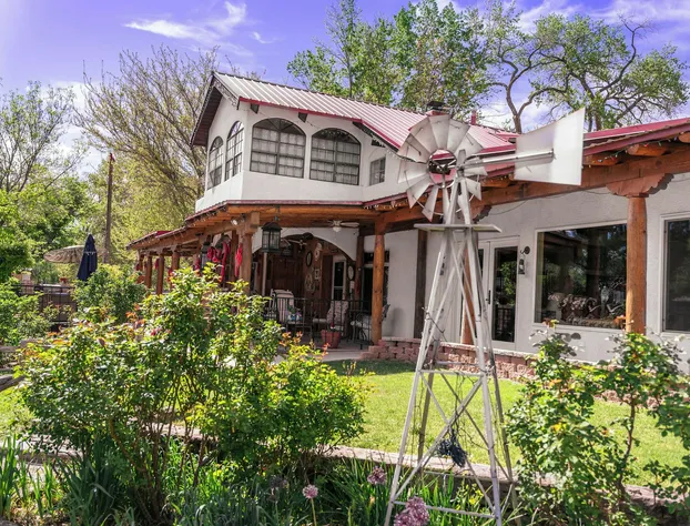 Red Horse Bed and Breakfast hotel detail image 1