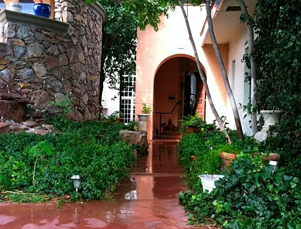 Lundeen Inn of the Arts hotel detail image 1