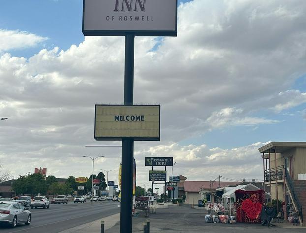 Deluxe Inn Of Roswell hotel detail image 1
