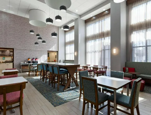 Hampton Inn & Suites Dothan hotel detail image 3