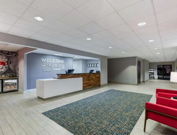 Hampton Inn & Suites Dothan hotel detail image 2