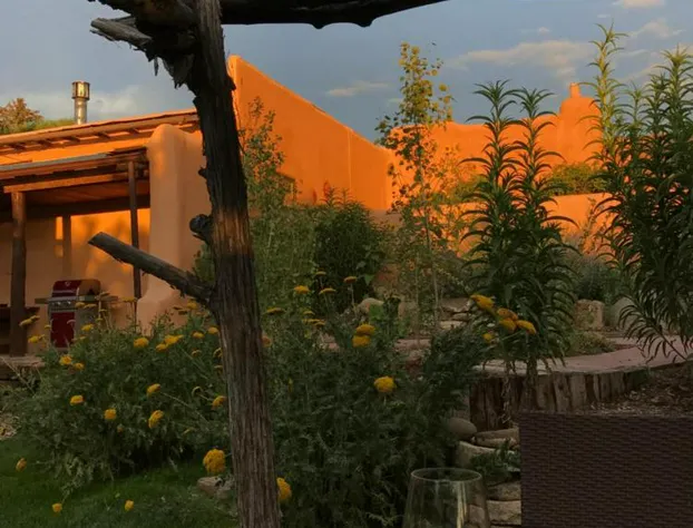 Old Taos Guesthouse B&B hotel detail image 4