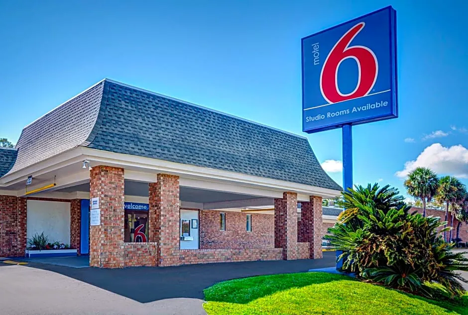 Motel 6 Tallahassee, FL - Downtown hotel hero