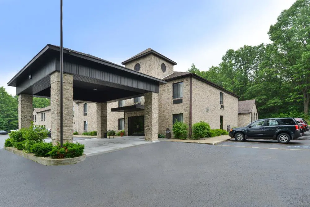 Best Western Plaza Hotel Saugatuck hotel hero