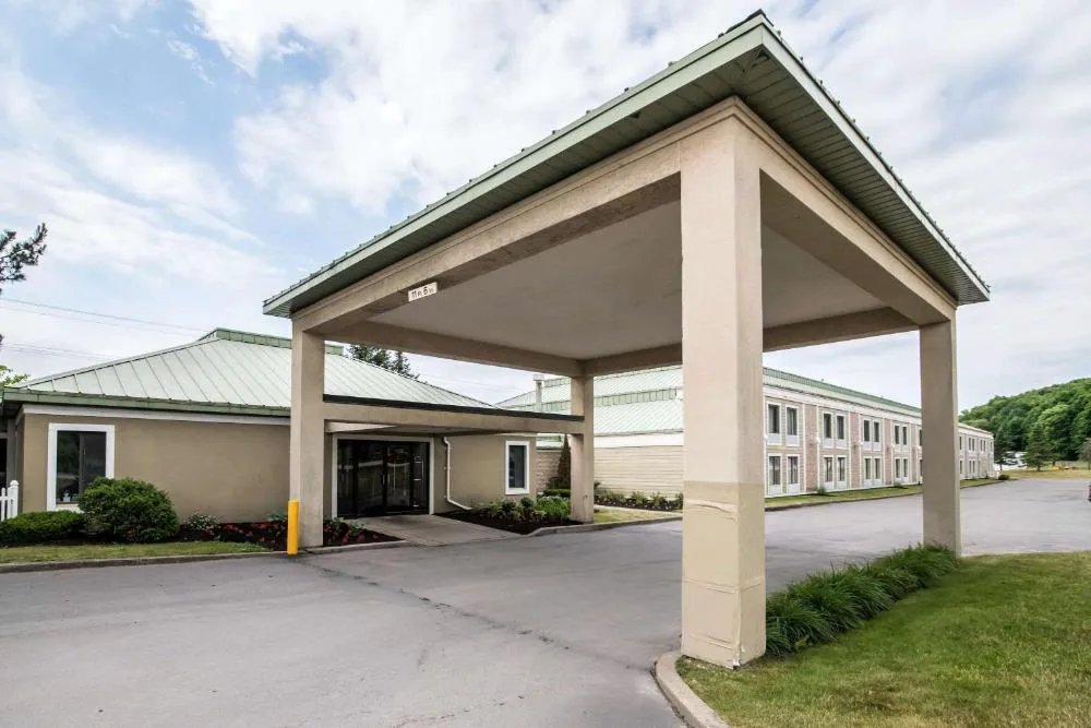 Clarion Inn & Suites Cortland - University Area hotel hero