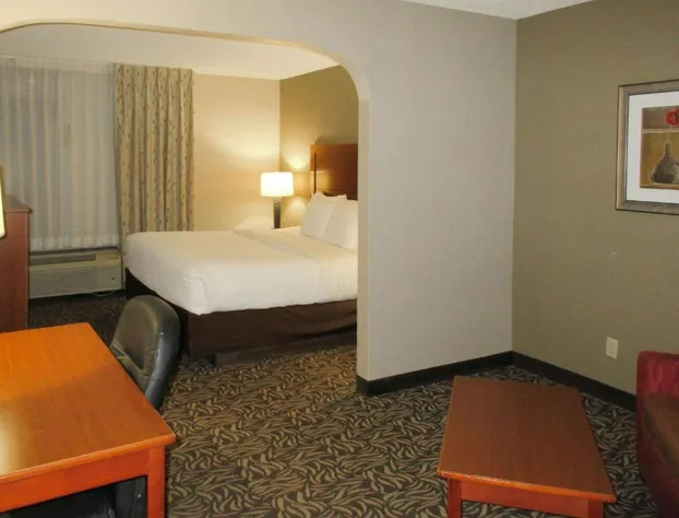 Clarion Inn & Suites Cortland - University Area hotel detail image 4