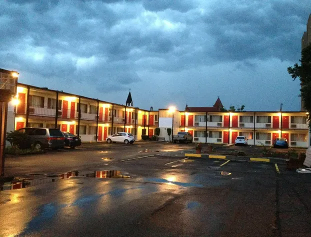 Imperial Motel hotel detail image 2