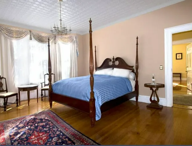 A Kingston Bed & Breakfast hotel detail image 3