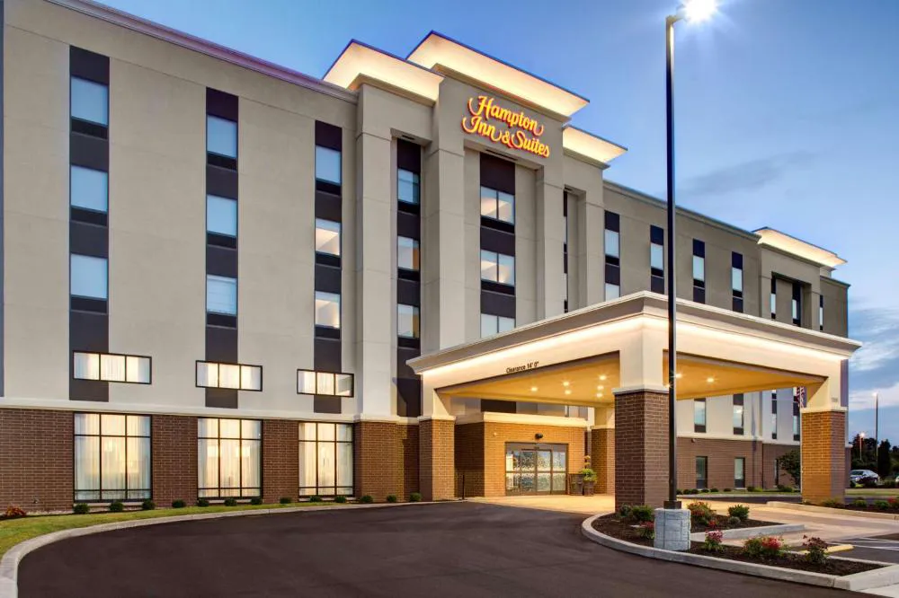 Hampton Inn & Suites Syracuse North Airport Area hotel hero