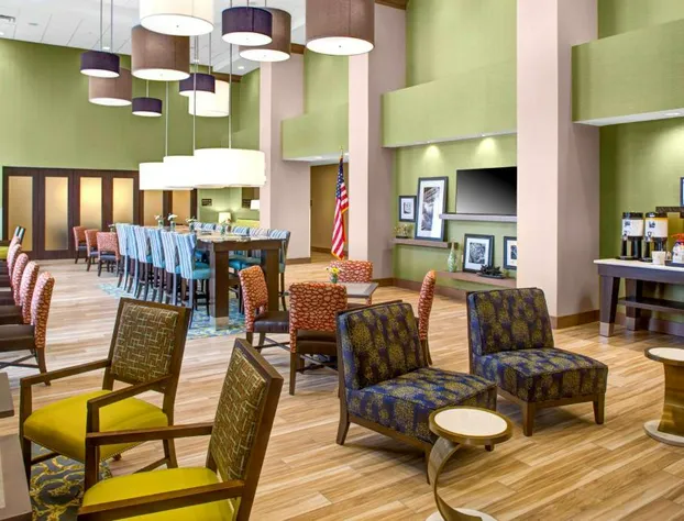 Hampton Inn & Suites Syracuse North Airport Area hotel detail image 3