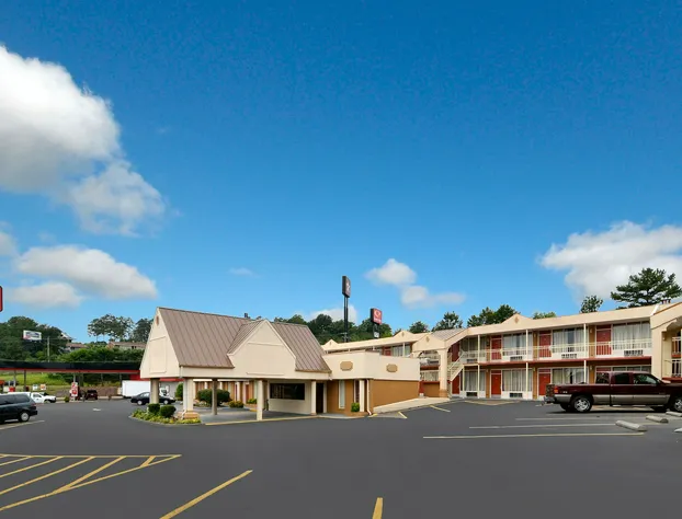 Econo Lodge Cleveland hotel detail image 1