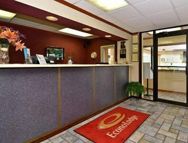 Econo Lodge Cleveland hotel detail image 4