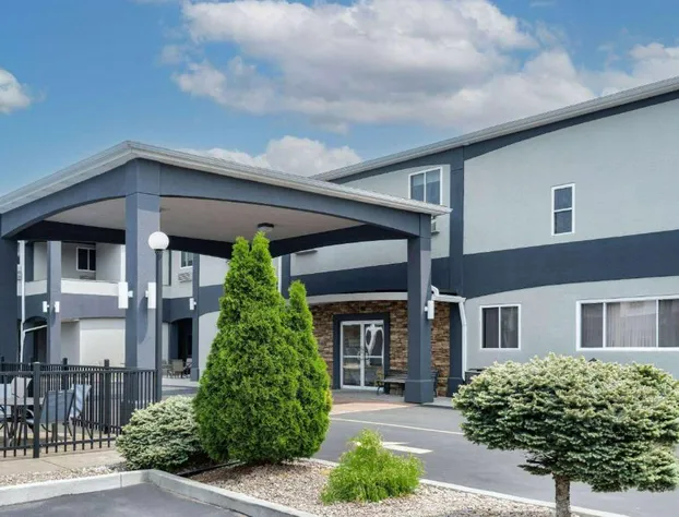 Days Inn & Suites by Wyndham Niagara Falls/Buffalo hotel detail image 4