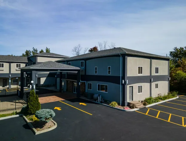 Days Inn & Suites by Wyndham Niagara Falls/Buffalo hotel detail image 4