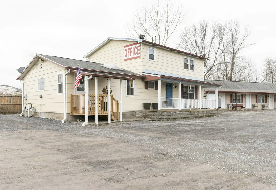 OYO Hotel Starlite Seneca Falls hotel hero