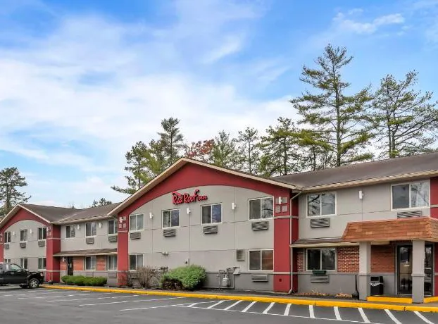 Red Roof Inn Queensbury hotel detail image 1