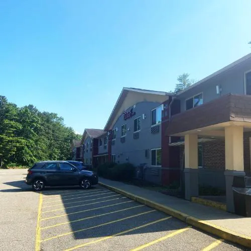 Red Roof Inn Queensbury hotel hero