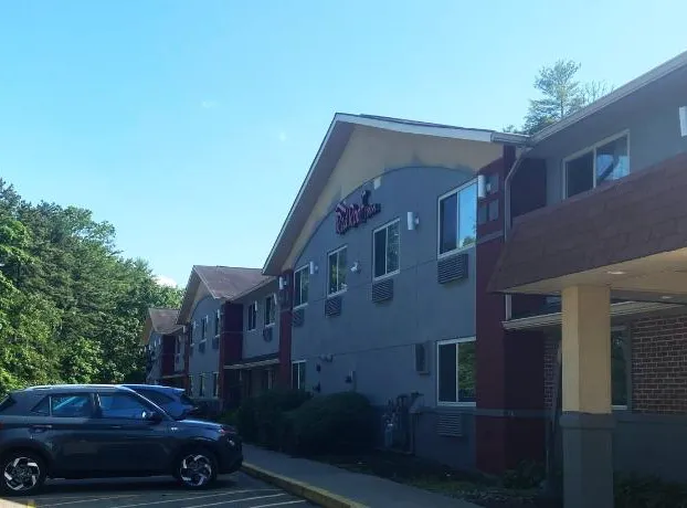 Red Roof Inn Queensbury hotel detail image 1
