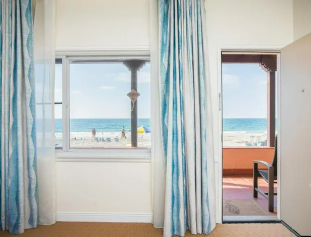 La Jolla Beach and Tennis Club hotel detail image 4