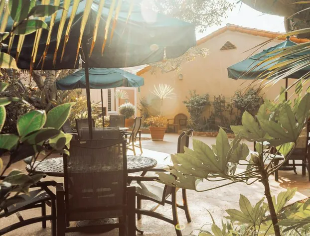 La Jolla Beach and Tennis Club hotel detail image 1