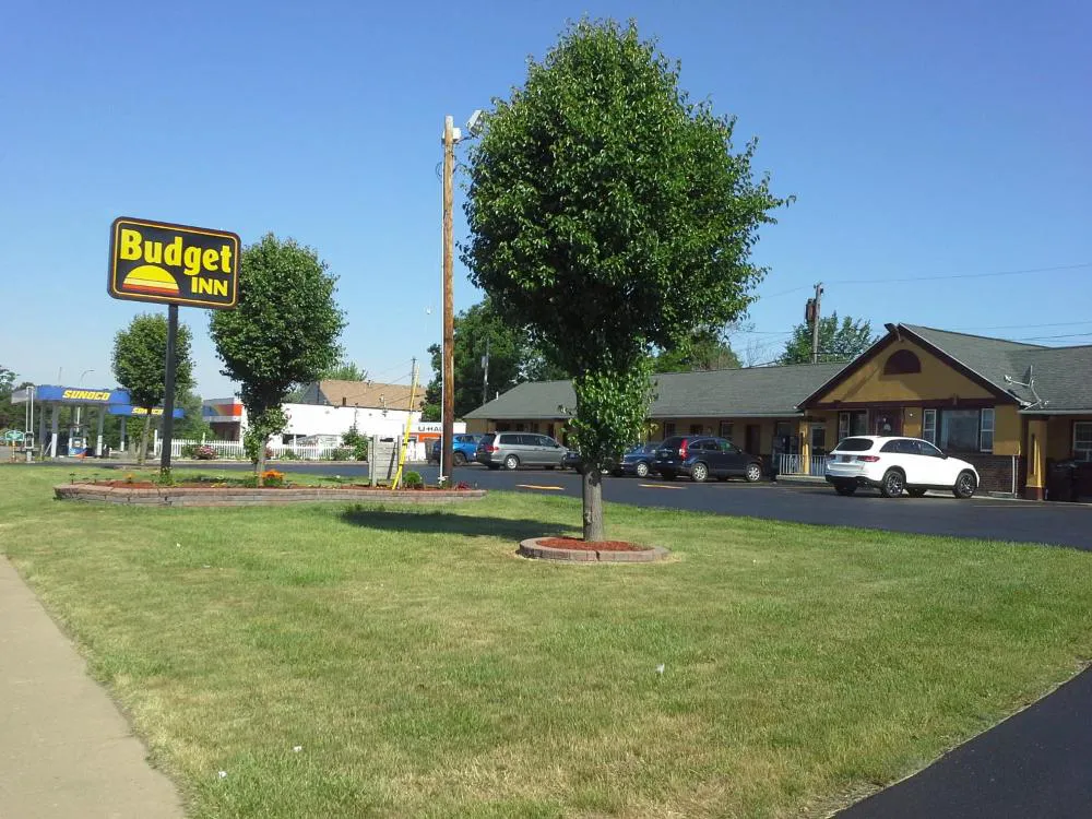 Budget Inn hotel hero