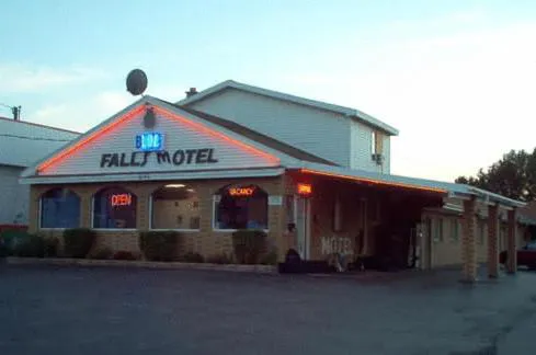 Blue Falls Motel hotel hero