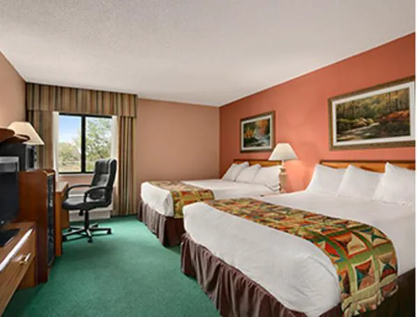 Baymont by Wyndham Sullivan hotel detail image 4