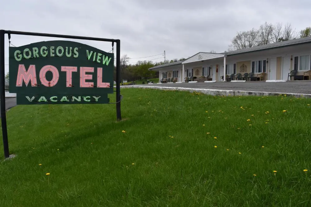 Gorgeous View Motel hotel hero