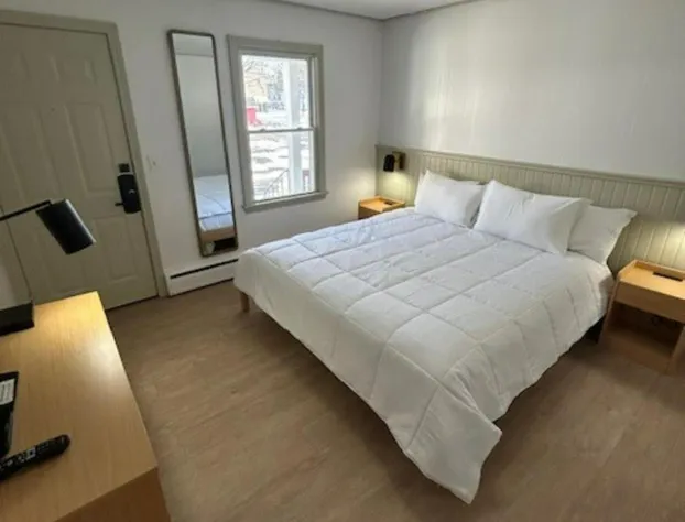 Colonial Inn & Creamery hotel detail image 4