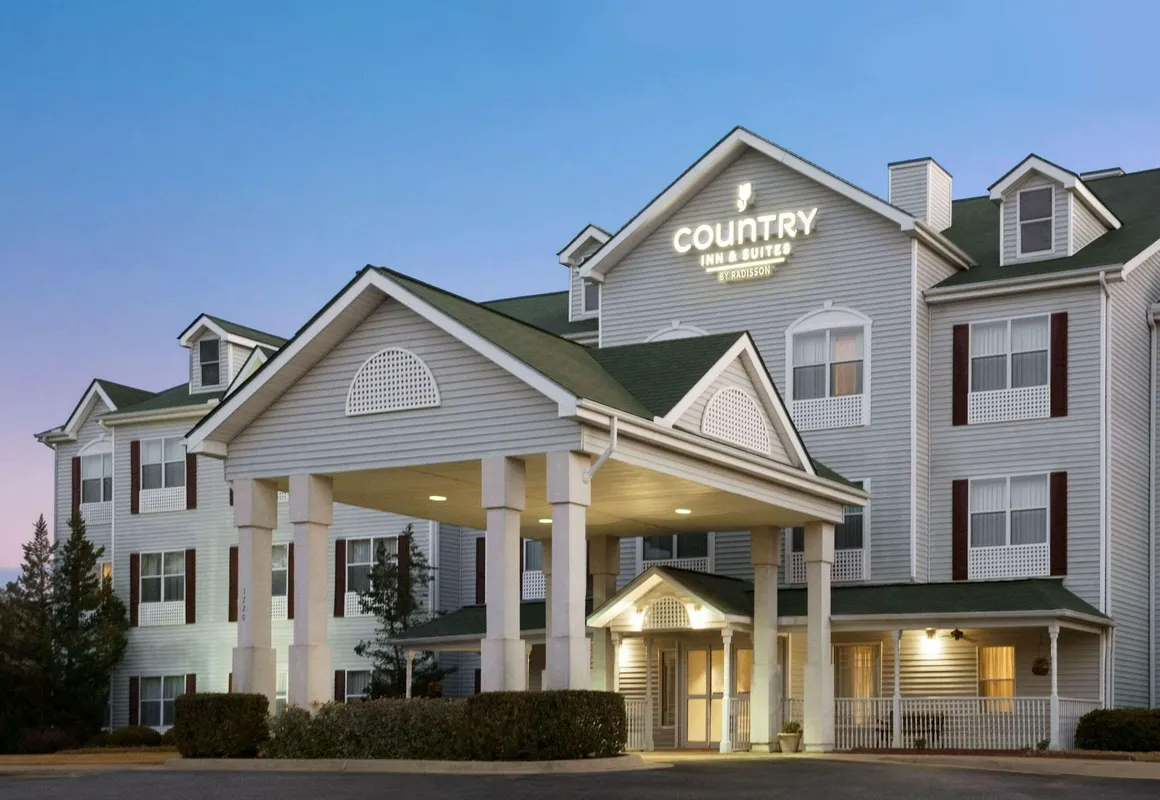 Country Inn & Suites by Radisson, Columbus, GA hotel hero