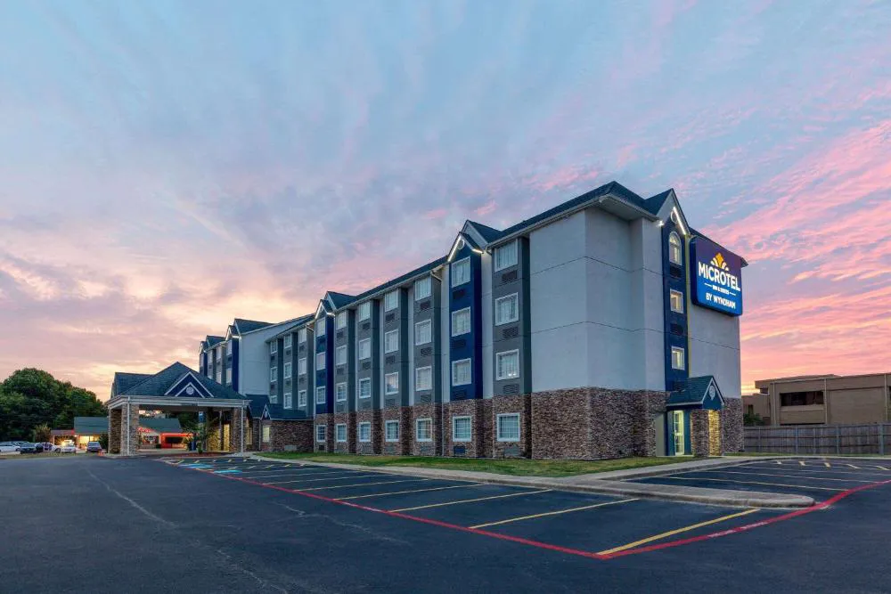 Microtel Inn & Suites by Wyndham Bossier City hotel hero