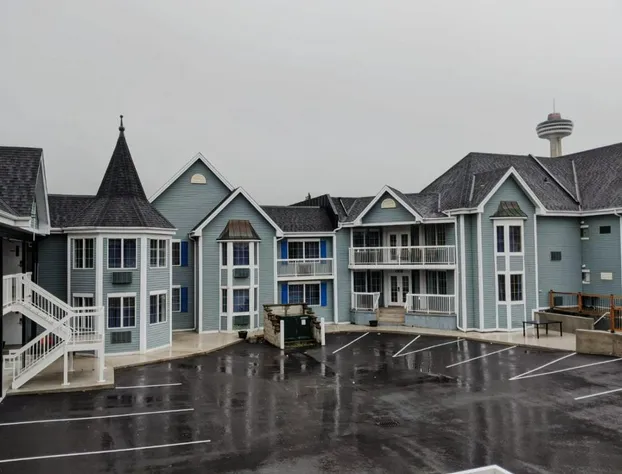 Falls Lodge and Suites hotel detail image 3