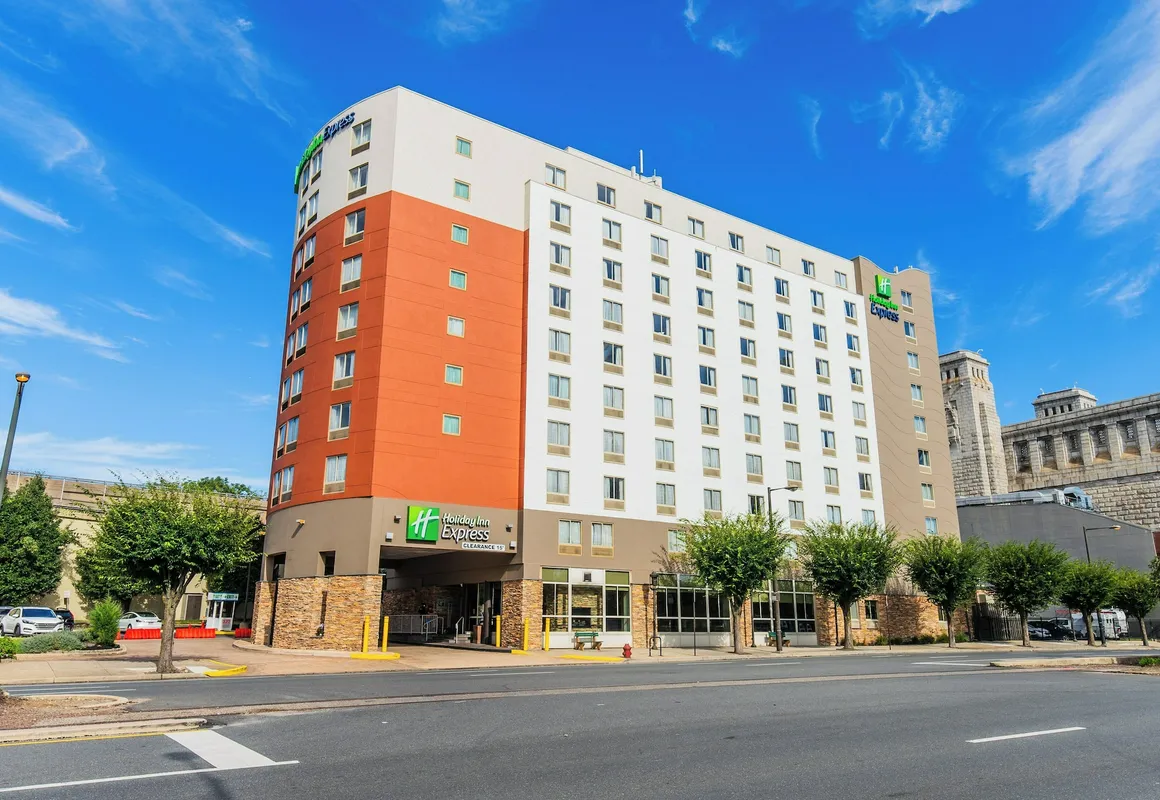 Holiday Inn Express Philadelphia - Penns Landing by IHG hotel hero