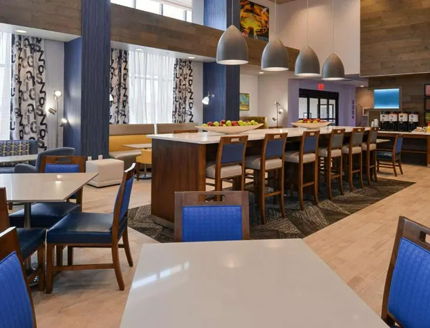 Hampton Inn & Suites Cincinnati-Mason hotel detail image 2