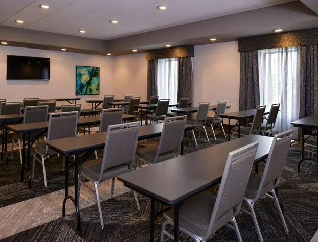 Hampton Inn & Suites Cincinnati-Mason hotel detail image 3