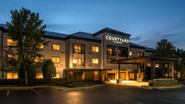 Courtyard by Marriott Ballantyne hotel detail image 2